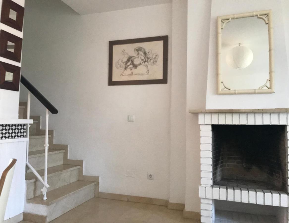 Villa Adosado en residencial Sitio de Calahonda Habitación foto
