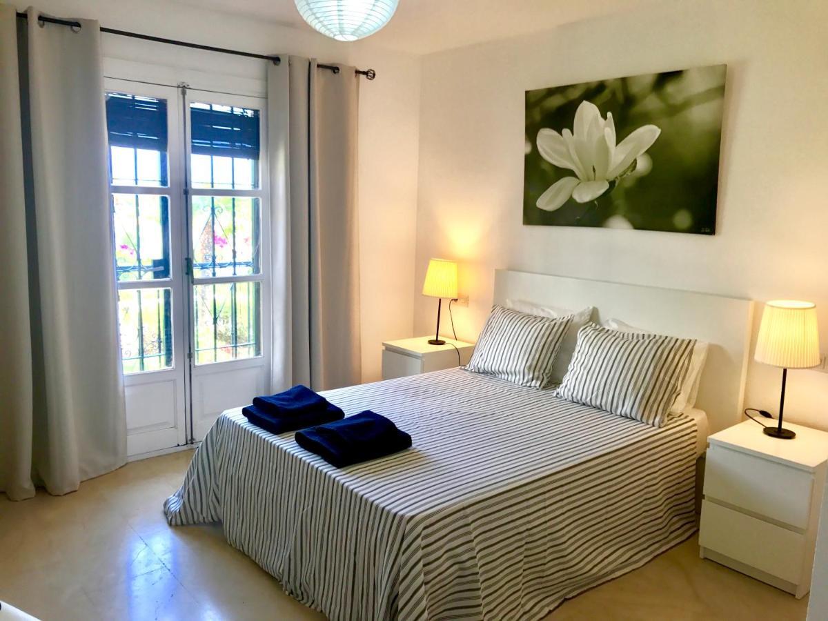 Villa Adosado en residencial Sitio de Calahonda Habitación foto