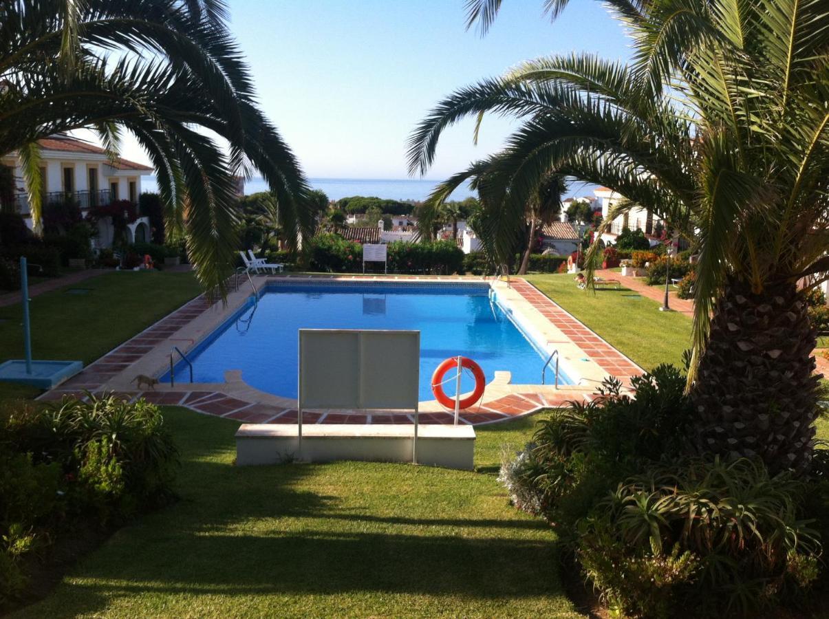 Villa Adosado en residencial Sitio de Calahonda Habitación foto