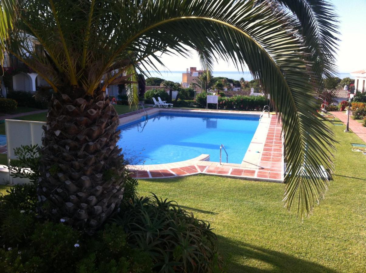 Villa Adosado en residencial Sitio de Calahonda Habitación foto